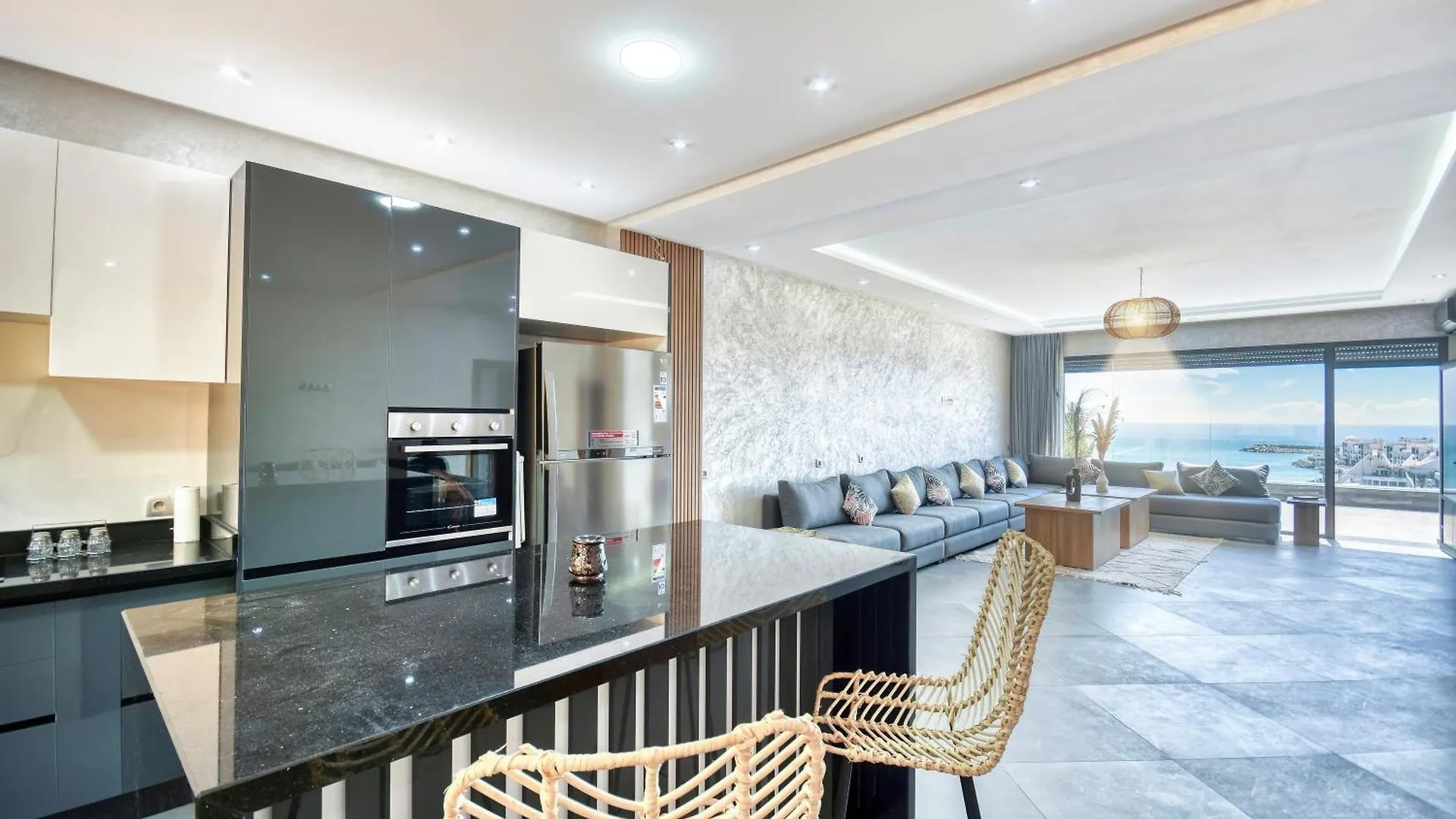 Luxury Seafront Appartement 6-7P Agadir