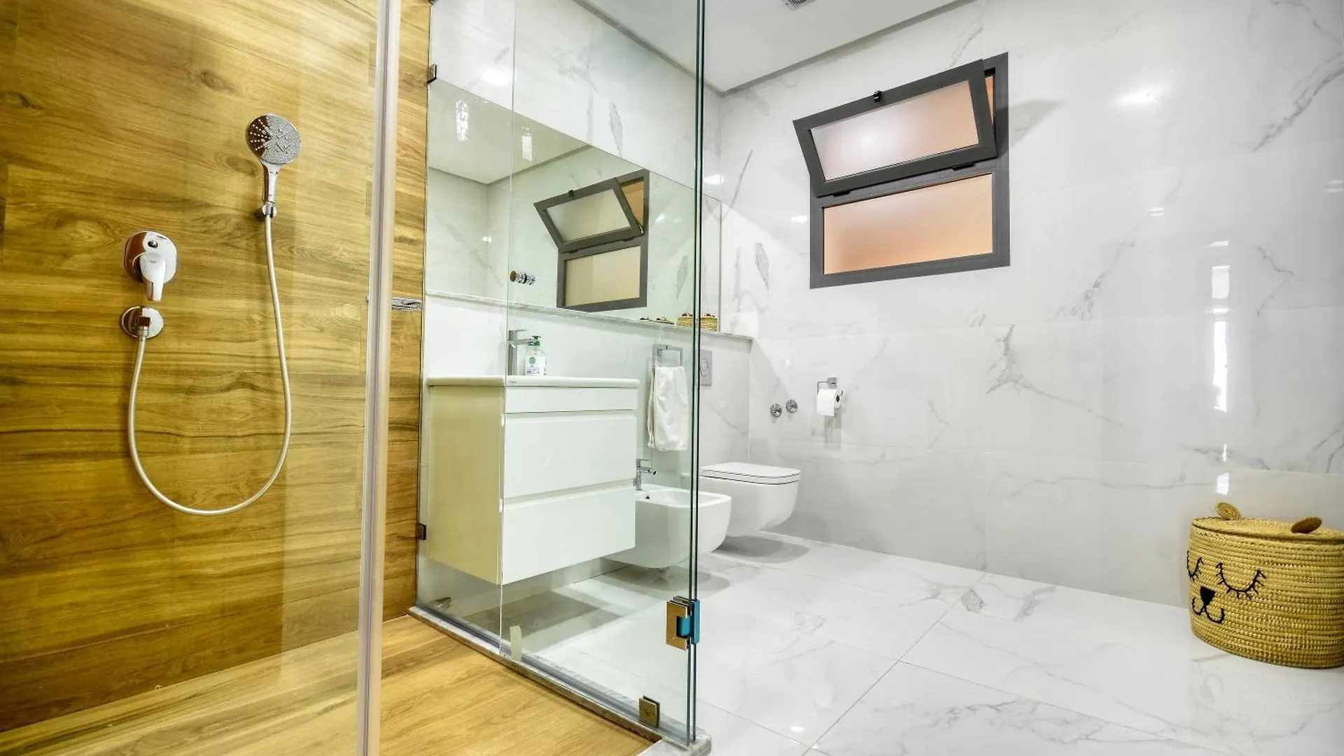 Luxury Seafront Appartement 6-7P Agadir