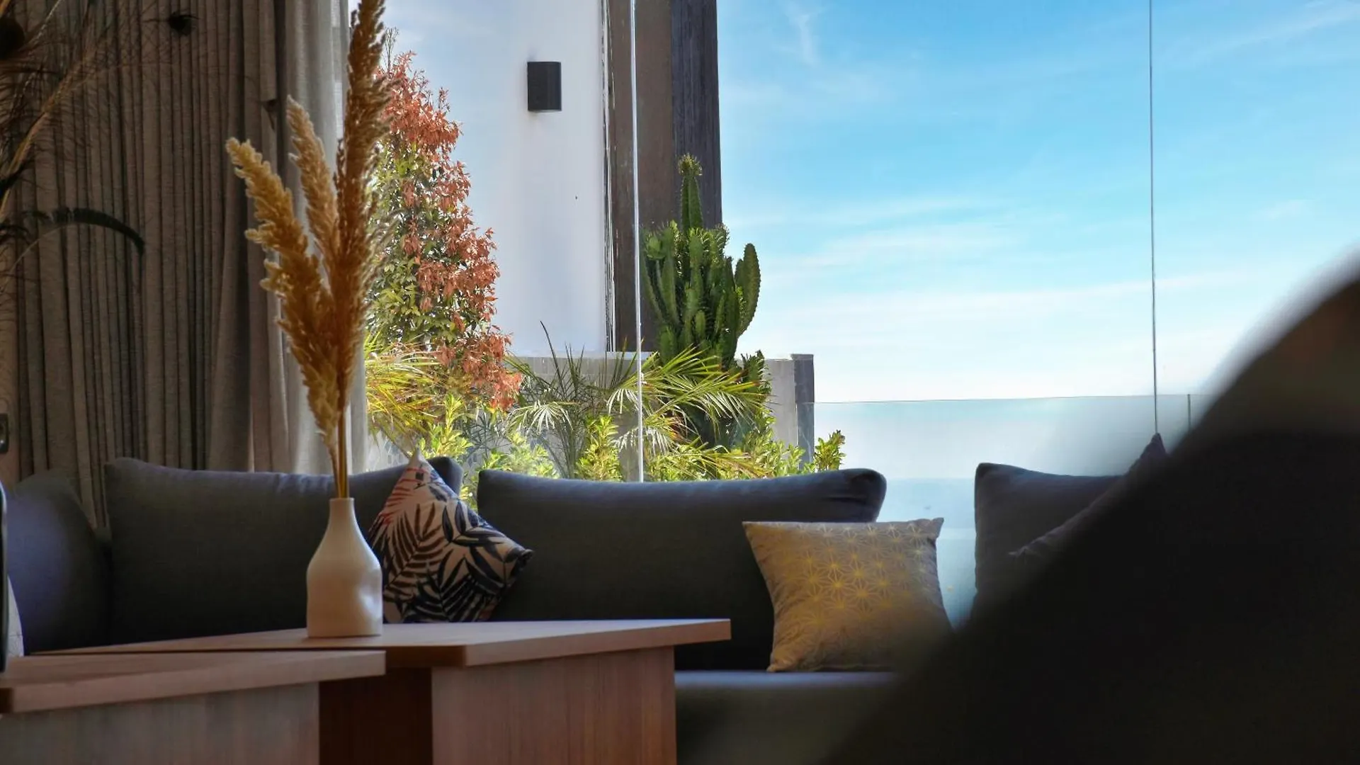Luxury Seafront Appartement 6-7P Agadir