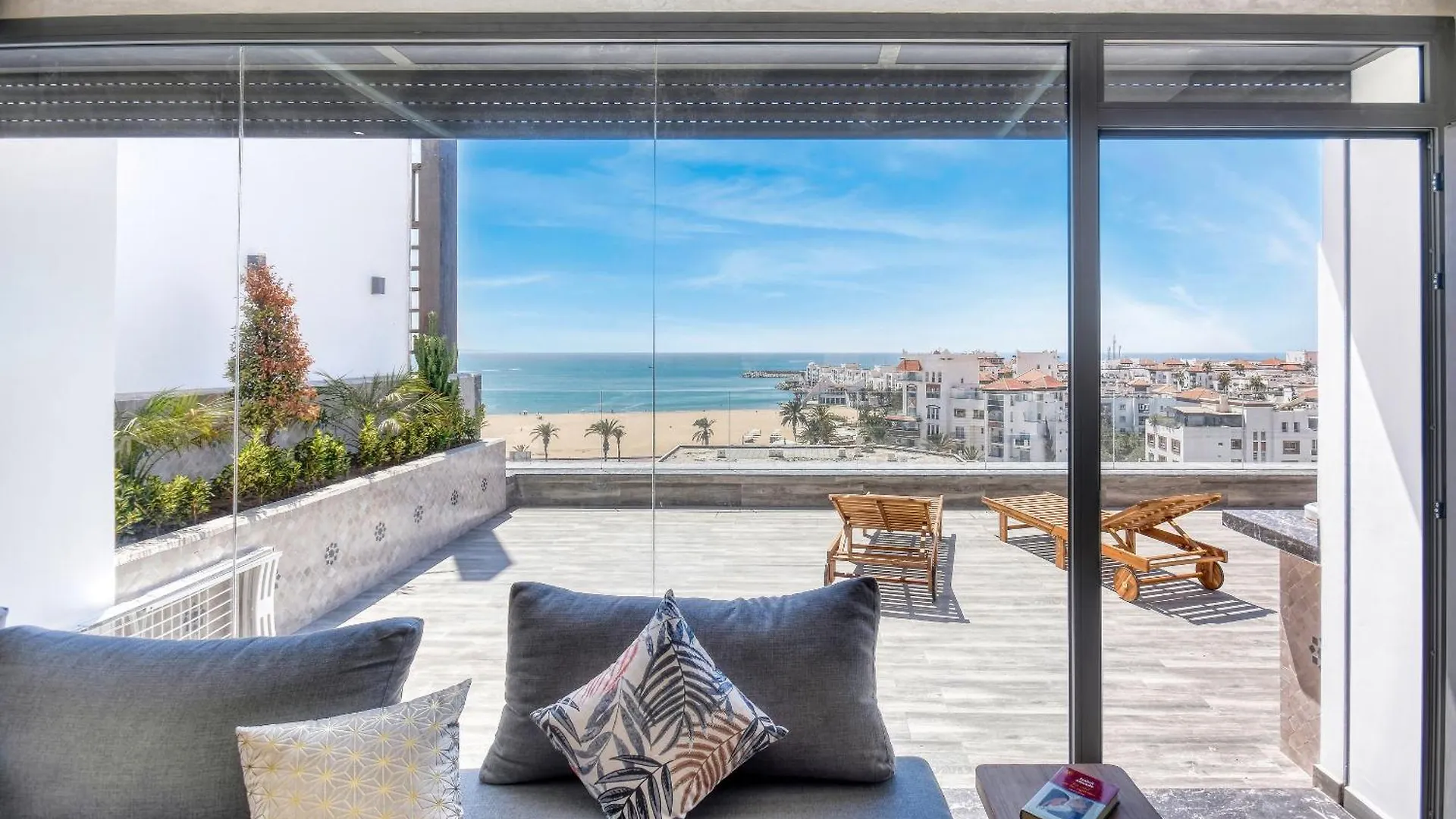 Luxury Seafront Appartement 6-7P Agadir